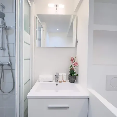 Authentic Flat Near Luxembourg Garden *