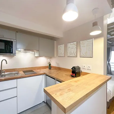 Authentic Flat Near Luxembourg Garden 아파트