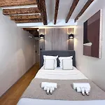 Апартаменты Charming With Elevator Access Near Luxembourg Gardens Париж
